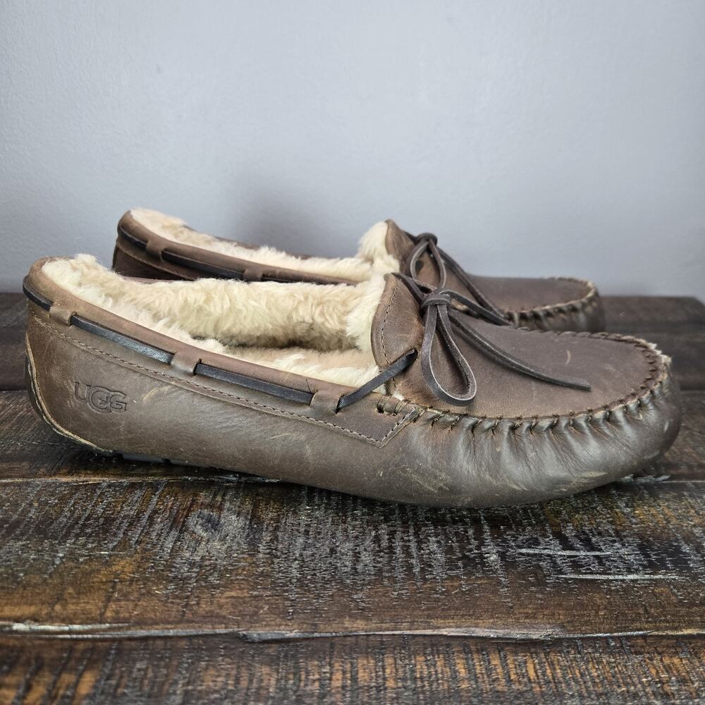 NEW UGG Olsen Slipper Mens Size 8 Leather Fuzzy Warm Slip On Shoes Loafers Brown